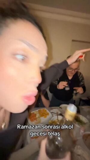 Tuana Tezsay Instagram - ÇABUK ÇABUK ÇABUKKKKK