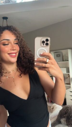 Tuana Tezsay Instagram - 2025 iyisiyle kötüsüyle bittin. 2026 sadece güzellik getirsin❤️