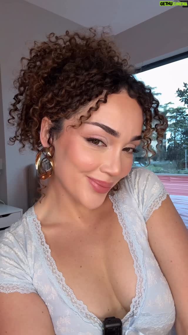 Tuana Tezsay - 3 Likes - Victoria’s Secret viral makyajını denedimmm 🥹✨ #reklam yok