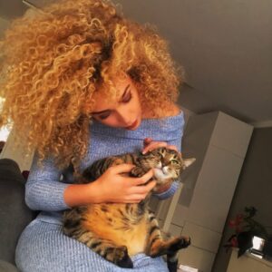 Tuana Tezsay Instagram - 2016 yılına geri dönüş yapıyomuşuz🥹 üniversite birinci sınıf zamanları 10 sene nasıl geçmiş olabilir inanamıyorum….
