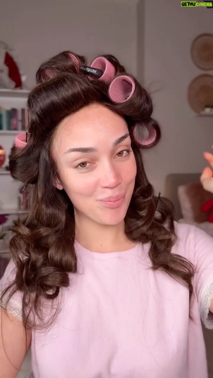 Tuana Tezsay - 3 Likes - Bebot ama Türkan Şoray tarzıyla ;)