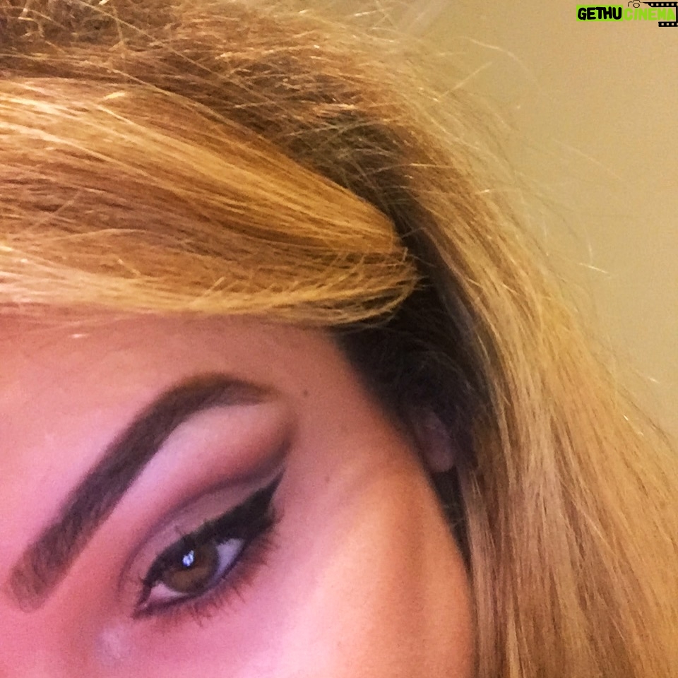 Tuana Tezsay - 3 Likes - 2016 yılına geri dönüş yapıyomuşuz🥹 üniversite birinci sınıf zamanları 10 sene nasıl geçmiş olabilir inanamıyorum….