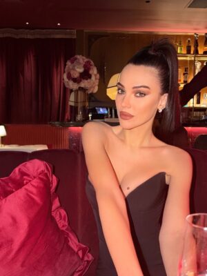 Tuvana Türkay Instagram - 🌛