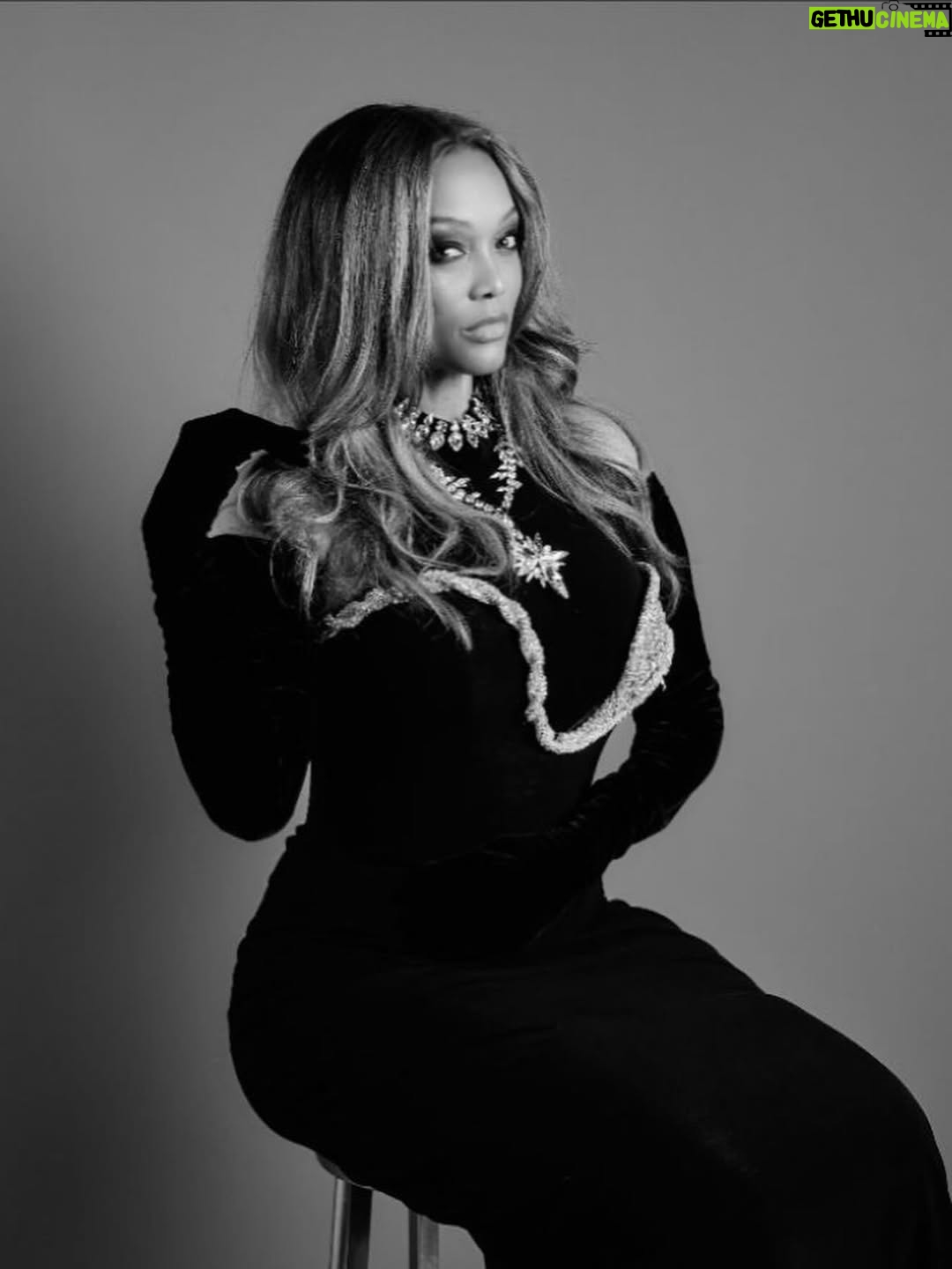 Tyra Banks - 22.8K Likes - TyTy, in black and white. 
9 times. 

Stylist: @wilfordlenov 

@franca_fund