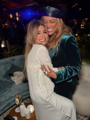Tyra Banks Instagram - OK, so like… wait.
Was it a dream… or was it real?
Because what I experienced at @vidantaworld was so…WOW!

The Estates Suite (I was running around it like a kid).
The warm service (Hi German, you were so precious and so kind.)
The delicious food (OMG… the ribs 😋 and corn with liquid butter).
The spa (Esmeralda, you were a stressed ice-cream-founder’s stress reliever 🧘🏽‍♀️)
The fountain show — next level 💦.
The margaritas (and thank you to the gentleman who introduced me to a Paloma).

And finally… LUDO.
A Cirque du Soleil… shall I say… spectacle… cuz wow… it’s so unique and begins with an experiential dinner. I’m in the experiential food biz, and this surprised and delighted ME. 

Okurrrr??? 

The theater is surrounded by water. I don’t even know how to explain it. It was just… pretty otherworldly.

I can’t wait to come back and next time, I’m bringing the fam. 

Enviando abrazos, besos y SMiZEs a todas las personas tan amables que conocí durante mi estancia. Hasta que nos volvamos a encontrar… ya estoy soñando con volver.

💛TyTy
