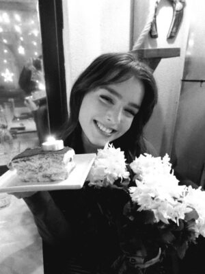 Ülkü Hilal Çiftçi Instagram - bu şarkıyı koymasam olmazdı
17🌹