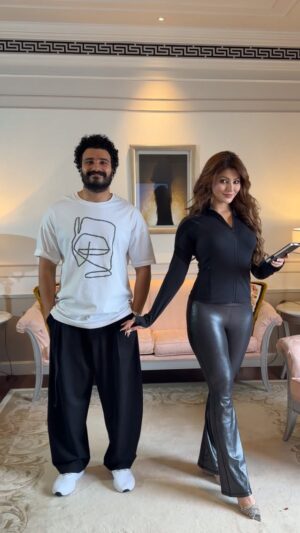 Urvashi Rautela Instagram - 😂😂🤦🏻‍♂️