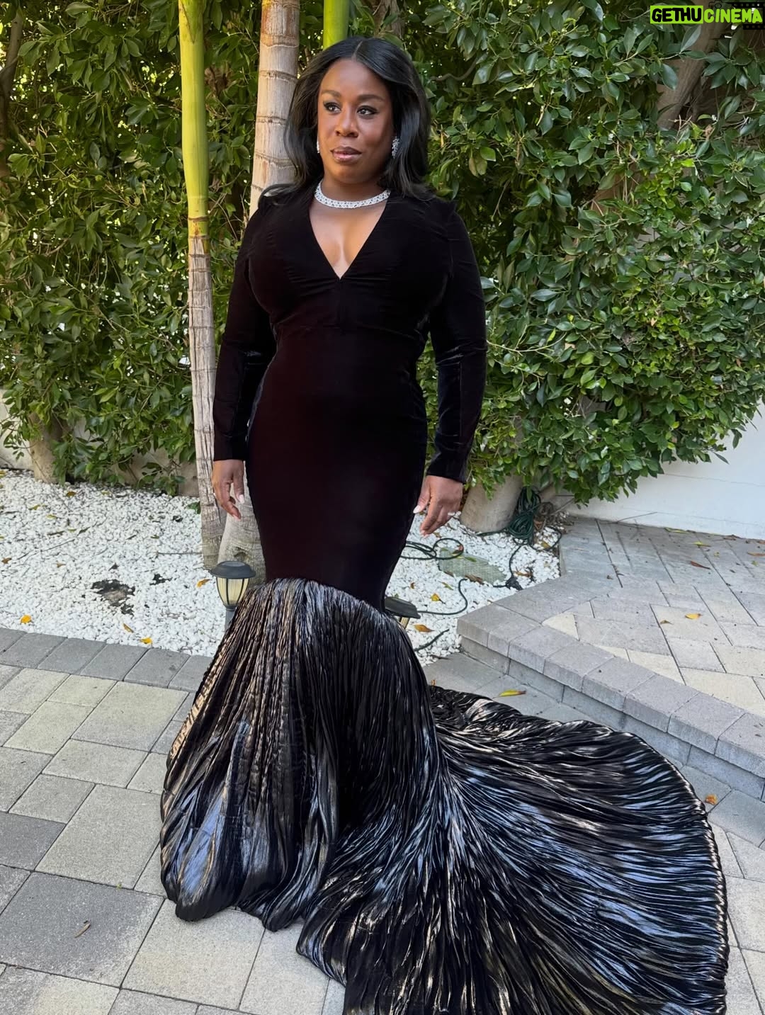 Uzo Aduba - 28.9K Likes - 🖤🖤🖤🖤. I felt so seen by my team who put this look together. Thank you guys. Truly special. 🙏🏿🙏🏿🙏🏿🙏🏿
