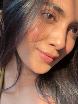 Vaishnavi Andhale Instagram - bits of me across the world from front camera POV 🩵
