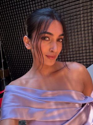 Vaishnavi Andhale Instagram - bits of me across the world from front camera POV 🩵