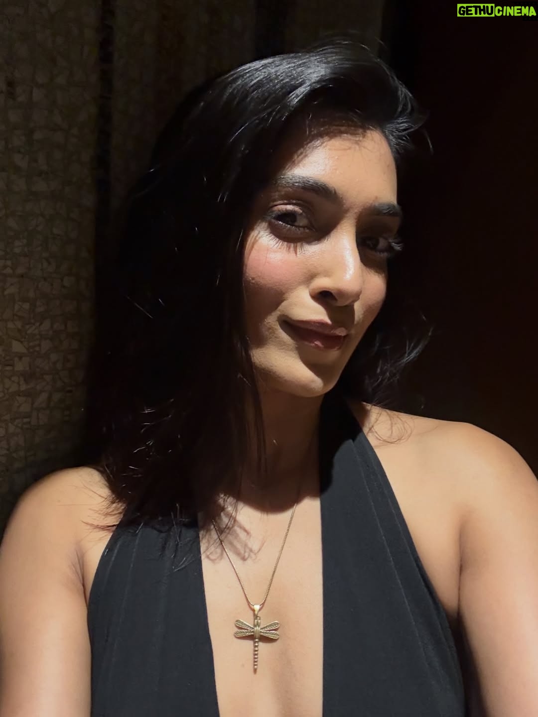 Vaishnavi Andhale - 19.1K Likes - bits of me across the world from front camera POV 🩵