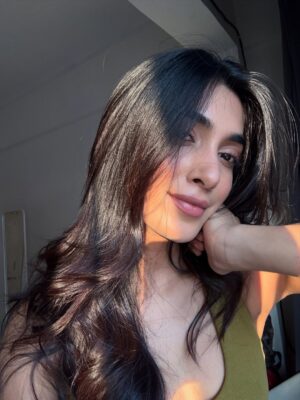 Vaishnavi Andhale Instagram - bits of me across the world from front camera POV 🩵