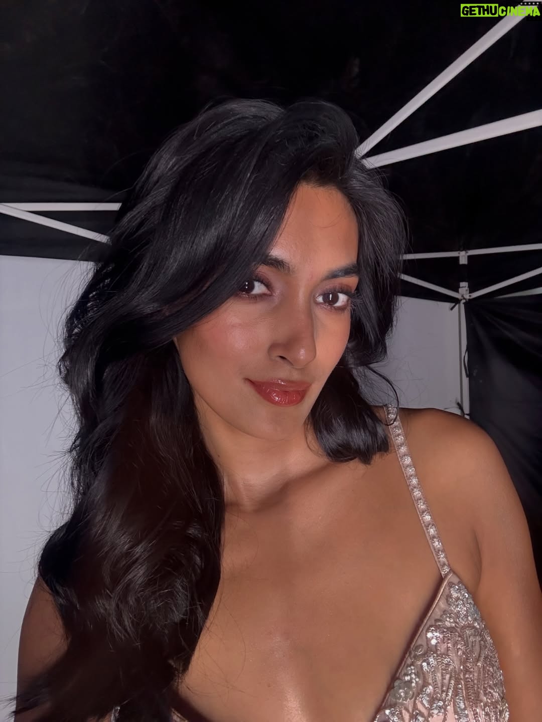 Vaishnavi Andhale - 19.1K Likes - bits of me across the world from front camera POV 🩵