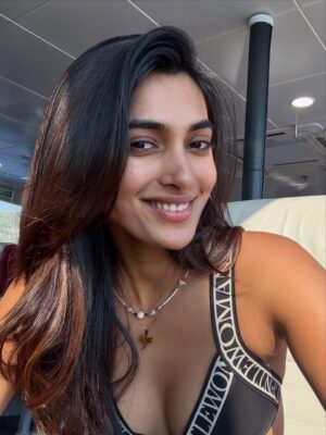 Vaishnavi Andhale Instagram - bits of me across the world from front camera POV 🩵
