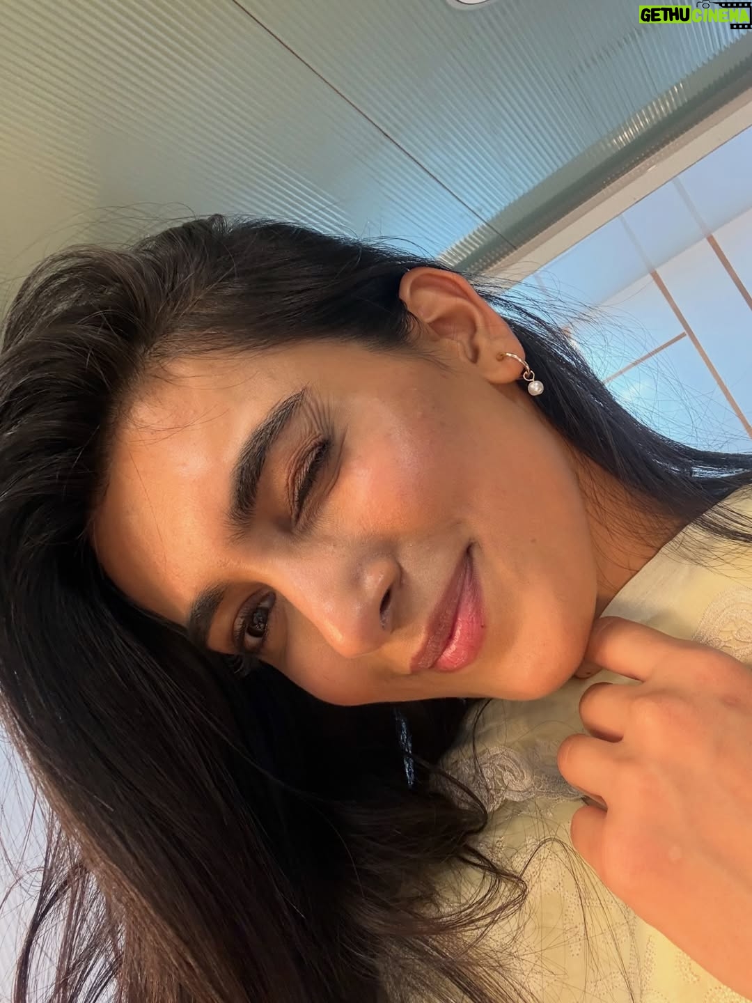 Vaishnavi Andhale - 19.1K Likes - bits of me across the world from front camera POV 🩵