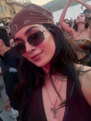 Vaishnavi Andhale Instagram - bits of me across the world from front camera POV 🩵