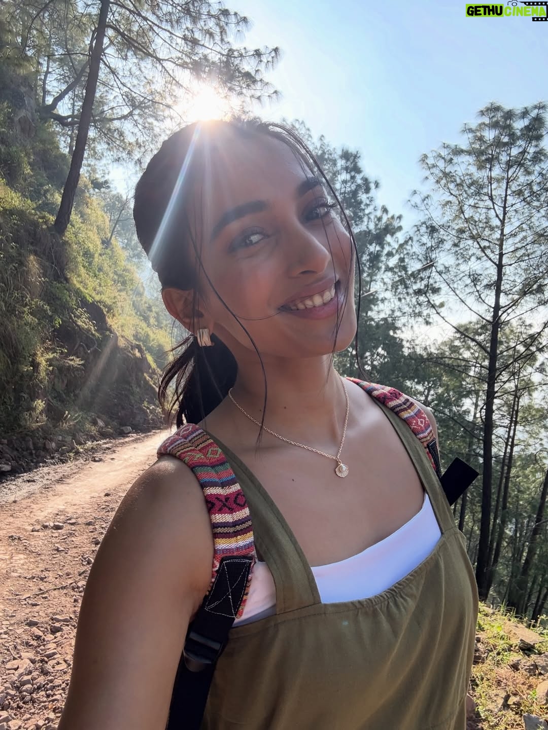 Vaishnavi Andhale - 19.1K Likes - bits of me across the world from front camera POV 🩵