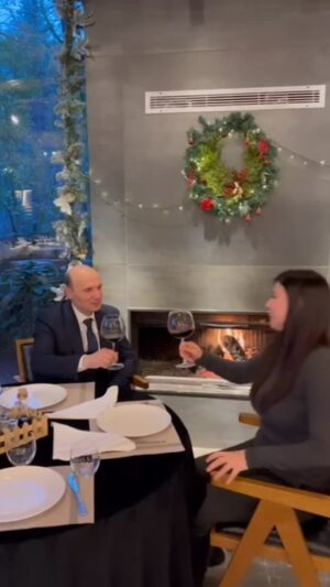 Valbona Selimllari Instagram - Një fillim viti me energji të bukur dhe shoqëri të mirë me mikeshën tonë @valbonaselimllari