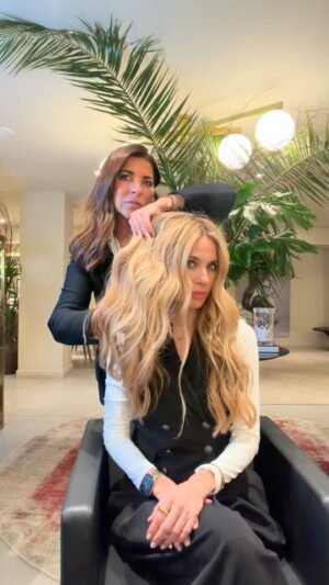 Vanesa Romero Instagram - *publi Mi color de pelo también listo para los Premios Goya 2026 ❤️
¡Me encanta @anarabyanalerida @wellaproes!