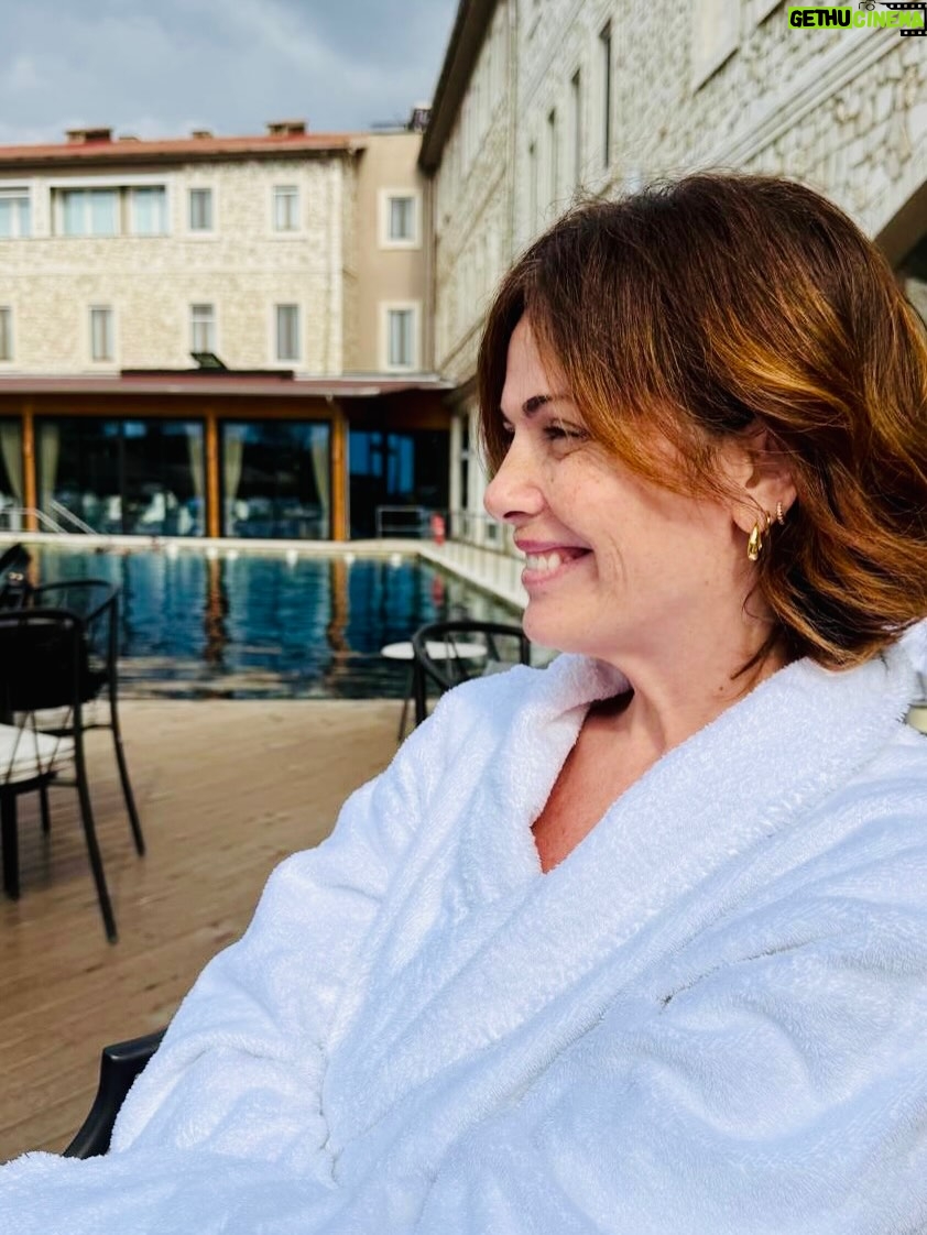 Vanessa Incontrada - 31.3K Likes - Il mio weekend di relax dopo mesi no stop… 🧘‍♀️❤️

@termedisaturnia #thanksforthegift