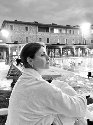Vanessa Incontrada Instagram - Il mio weekend di relax dopo mesi no stop… 🧘‍♀️❤️

@termedisaturnia #thanksforthegift