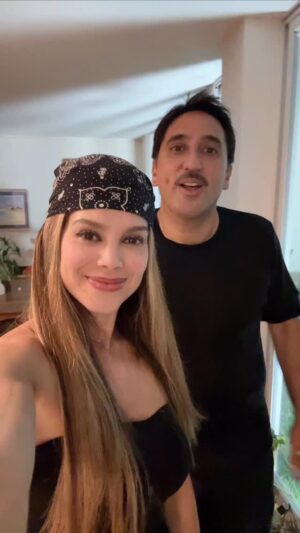 Vanessa Jeri Instagram - Nuevamente juntos 😁✌🏼 
@cesarritterburga @sandiaproject 🎥