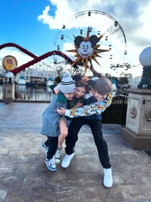 Vanessa Lachey Instagram - Spontaneous Disney Day is ALWAYS a great idea! Perfect day celebrating our special gal turning 11! We LOVE our Belly B… more than words can ever express! 1/5/15 ♥️💫