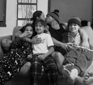 Vanessa Lachey Instagram - 10, 9, 8, 7, 6, 5, 4, 3, 2, 1!!! Best little night, our own fab five, on the couch, one big snuggle and a New Year’s celebration. Happy New Year Everyone! Here’s to dreams coming true in 2026. 💫♥️
