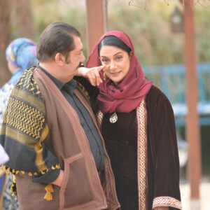 Veda Yurtsever Instagram - Hiç unutmam gene bir gün setteyiz, gâh çekiyoruz gâh eğleniyoruz... Buyrun, akşam da konaktayız, çaya gelin🫶😘🙏 @halefdizi @nowtvturkiye @mostproduction #halefköklerinçağrısı