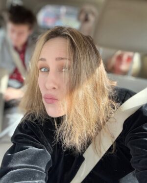 Vera Farmiga Instagram - My Uber driver’s kinda cute… Happy joyful Thanksgiving.