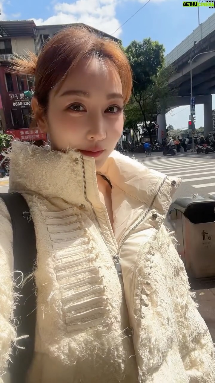Vicky Tseng - 22.6K Likes - 今天有假太陽因為真的好冷