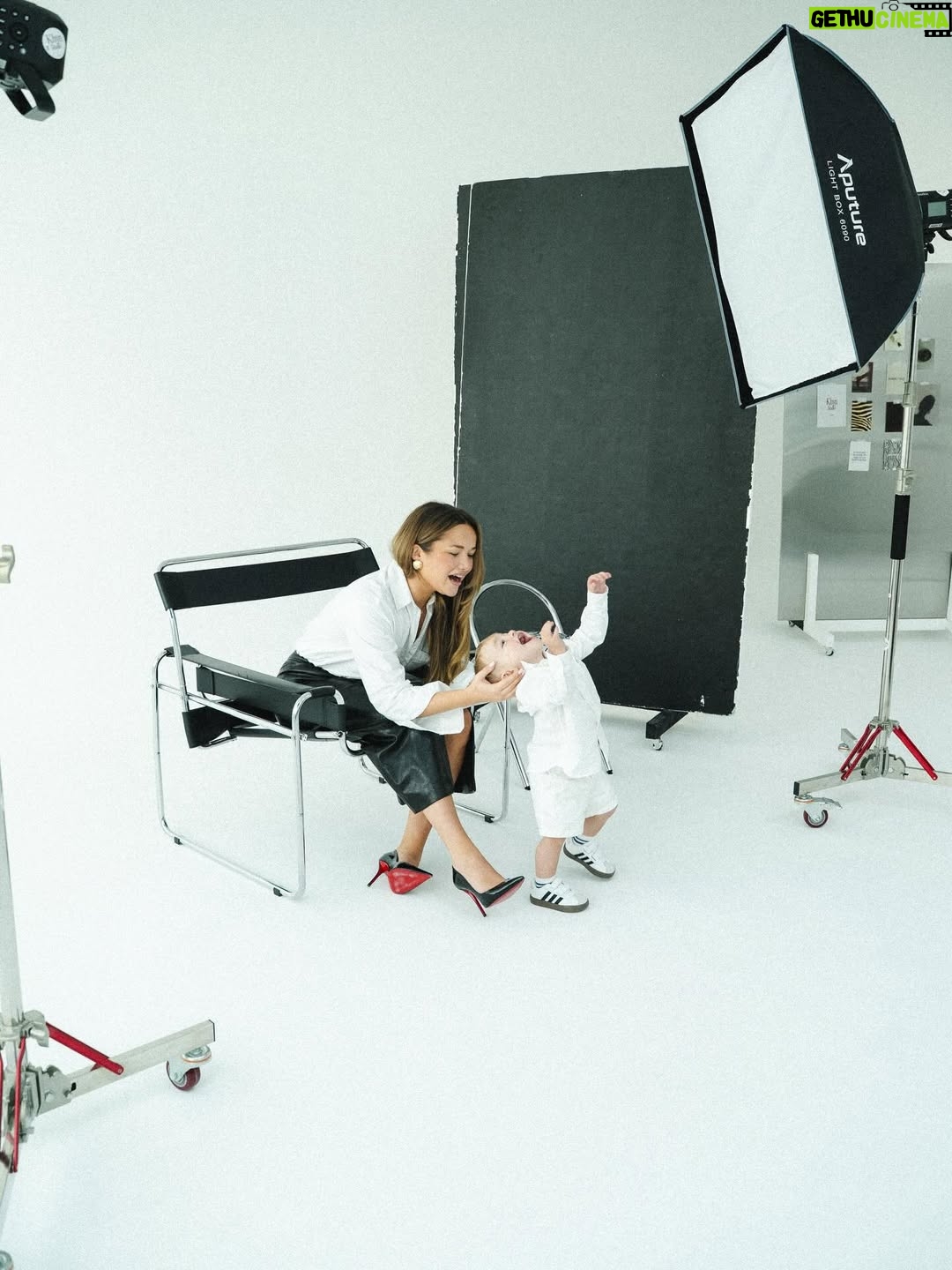 Victoria Mehault - 236.3K Likes - My forever boy 🤍 premier shooting pour boubou, il était tout content et faisait n’importe quoi 😂 Il a même jugé nécessaire de faire une pause en s’allongeant au sol 😭😭 📸 @luciledafonseca