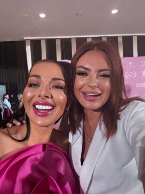 Victoria Unikel Instagram - КИНОФЕСТИВАЛЬ “FOLLOW YOUR HEART” & FASHION PRESENTATION in Aventura
FOLLOW YOUR HEART International Film Festival & Fashion Presentation
Майами, США
10 января 2026 года в отеле Hilton Miami Aventura состоится Международный кинофестиваль FOLLOW YOUR HEART — масштабное культурное событие, объединяющее авторское кино, моду и современное искусство в атмосфере утончённого гламура и эстетики Palm Royal.
FOLLOW YOUR HEART — это международная платформа, созданная для поддержки независимых кинематографистов, дизайнеров и художников со всего мира. За 5 лет своего развития фестиваль успешно проходит в двух мировых мегаполисах — Майами и Нью-Йорке, получив широкое освещение в международных СМИ и профессиональном культурном сообществе.
В конкурсной программе FOLLOW YOUR HEART представлены короткометражные фильмы из более чем 100 стран мира. В основную конкурсную программу отобрано 10 лучших короткометражных фильмов, которые будут представлены в более чем 10 номинациях.🎬
Все фильмы фестиваля будут показаны с английскими субтитрами, что делает программу доступной для международной аудитории и профессионального сообщества.
Оценку конкурсных работ осуществляет международное жюри, в состав которого входят признанные деятели киноиндустрии, режиссёры, продюсеры и представители культурного сообщества, включая кинематографистов мирового уровня.
Picture
Fashion & Art Program
В рамках фестиваля гостей ожидает fashion-презентация на красной дорожке, в которой примут участие дизайнерские бренды La Magnetique и Drevelman, а также pop-up показы и выставка современных художников.Мероприятие дополняют: арт-инсталляции, фотозоны, выступления артистов, атмосферные декорации, вдохновлённые эстетикой Palm Royal
Дресс-код мероприятия — элегантность, яркие цвета, роскошные силуэты и утончённый стиль.Церемония награждения
Место проведения: Hilton Miami Aventura2885 NE 191st StreetAventura, FL 33180, USA
Начало мероприятия: 5 PM
Паркинг: Free- при заказе в баре, предьявить парковочный талон / или 10$ на front desk.