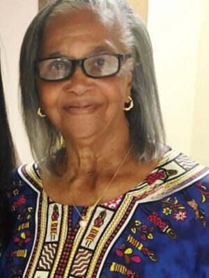 Vivica A. Fox Instagram - GM Dawlings! Join me in wishing our BEAUTIFUL QUEEN MOTHER Ms Everlyena Fox a Happy Blessed 90th Bday! Mom your children @sugiefw54 @marv_fox #SANDY @msvfox, grandchildren & great grandchildren LUVS YA TONS! What a BLESSING you've been to so many! #LifeIsGood #GodIsGood #Family1st #FoxFamilyStrong! ππΎπΈπ½ππππΎ