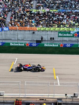 Wang Feifei Instagram - #f1 🏎️🏎️ #shanghai

 #天猫小黑盒 x #VOGUE
