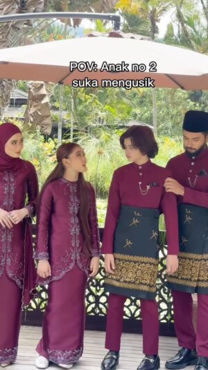 Wawa Zainal Instagram - Anak no 2 memang mcm ni ke?😆

Baju satu family @hijabista.hub @soultanofficial_