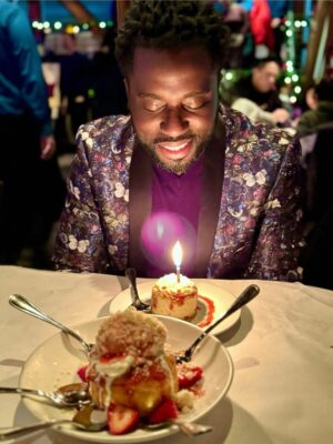 Wendy Osefo Instagram - Screaming Happy Birthday to my amazing husband @iameddieo. On this birthday, I want you to know how deeply you are loved and appreciated. The kids and I are so thankful for all that you do. Above all, I pray that this new year is both gentle to your heart and peaceful to your spirit. You are a light and don’t you ever forget that! I will ALWAYS be by your side. May God’s grace continue to shine upon you on this day and all others to follow. Happy birthday my love 🎉✨ Yall, please help me wish @iameddieo a happy birthday!! 🎂🎈 #BirthdayBoy