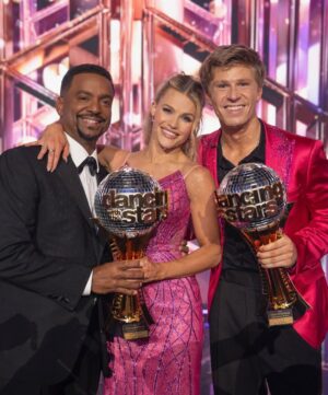 Witney Carson Instagram - Your Season 34 Dancing with the Stars champs 😭🥹 Sharing this title with all my boys (this means you too @robertirwinphotography ) is the ultimate gift. When God’s plan looks different from the one you had in mind, trust Him- it’s always better than you imagined. 🤍

#dwts #dwtsfinale #finale #robertirwin #witneycarson