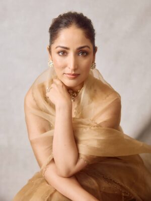 Yami Gautam Instagram - 🤎

Outfit- @shaybyshubhamtak 
Jewellery- @anumerton 
Footwear- @eridani.in 

Styling- @alliaalrufai @alliaandnayaab 
Styling team- @aditisubramaniam 
Makeup- @reshmaamerchant 
Hair- @arvindkumar_hair 
Photography- @kadamajay