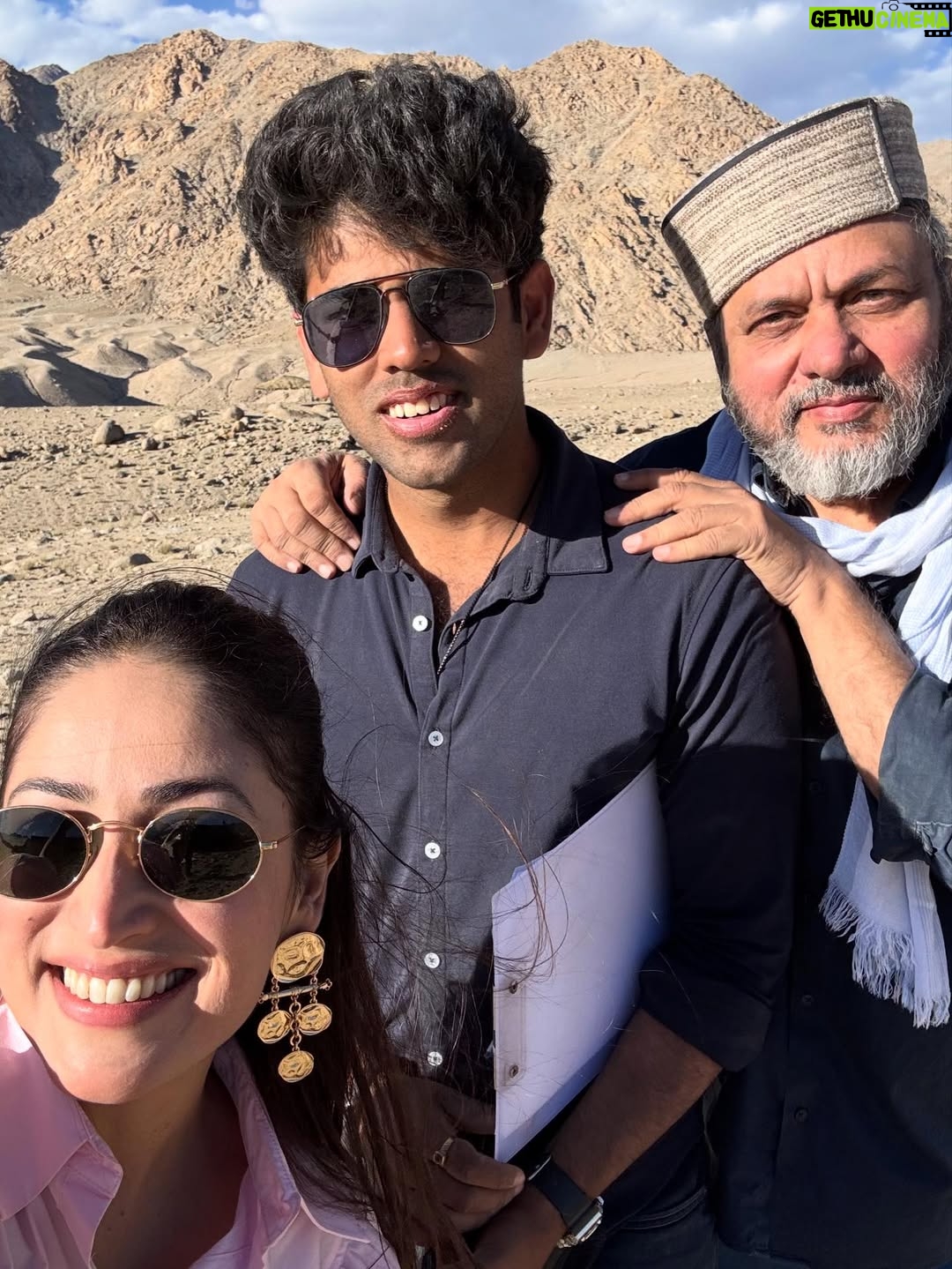 Yami Gautam - 1.5 Million Likes - And it’s DHURANDHAR DAY today !!!! 
Some of the hardest working & gem of people that I know & proud to call them my family !!! You have given all your heart, devotion, dedication , intent, passion , sweat , blood , tears (which you never show) to this film, Aditya !!! Too many emotions running today, many hearts beating together !!! You guys are Dhurandhars in your own might. 
DHURANDHAR Is not a parting gift of 2025 but is here to welcome 2026 for all of us across globe. 🙏🏻
Ab yeh aapki film hai, audience ❤️

Jai  Hind 🇮🇳 
#DHURANDHARinCinemasToday

Congratulations & all the best @adityadharfilms @dhar_lokesh @shivkumarpanicker @vik_now @shashwatology @bishwadeepchatterjee @castingchhabra @preetisheel @smriti.schauhan @vijayganguly @ojas_gautam @ranveersingh @rampal72 @actormaddy @duttsanjay #akshaykhanna @therakeshbedi @saraarjunn #JyotiDeshpande @saregama_official @b62studios @officialjiostudios & entire team 🙏🏻