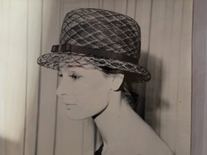 Yang Ge Instagram - She is 101. She was a Top Model. For me she is the most beautiful women in the world I’ve ever seen 🥹❤️ but she doesn’t think she’s beautiful at all… She is my husband’s grandmother. Now she is my Oma too