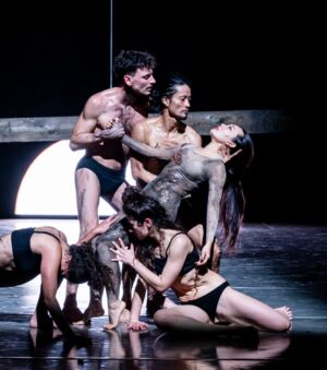 Yang Ge Instagram - Barocco last show in Paris
Director @kirillserebrennikov
Composer @_daniil.orlov_
Choreographer @evgend @este_van
Photo by @vahid.amanpour