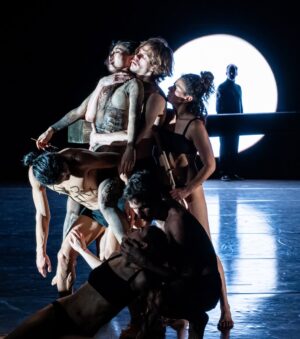 Yang Ge Instagram - Barocco last show in Paris
Director @kirillserebrennikov
Composer @_daniil.orlov_
Choreographer @evgend @este_van
Photo by @vahid.amanpour