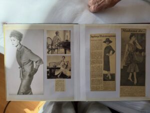 Yang Ge Instagram - She is 101. She was a Top Model. For me she is the most beautiful women in the world I’ve ever seen 🥹❤️ but she doesn’t think she’s beautiful at all… She is my husband’s grandmother. Now she is my Oma too