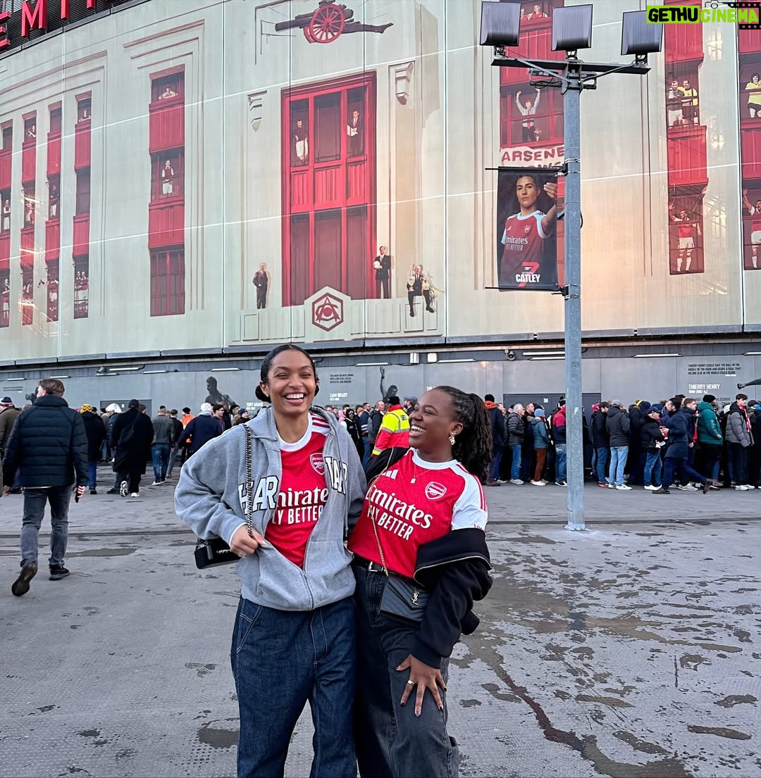 Yara Shahidi - 282.4K Likes - We make it look EZE 💥 Spent a perfect Sunday at my first @arsenal match … but it is far from my last (I couldn’t ask for a better partner to memorize all the chants with than @veekativhu 🤭)