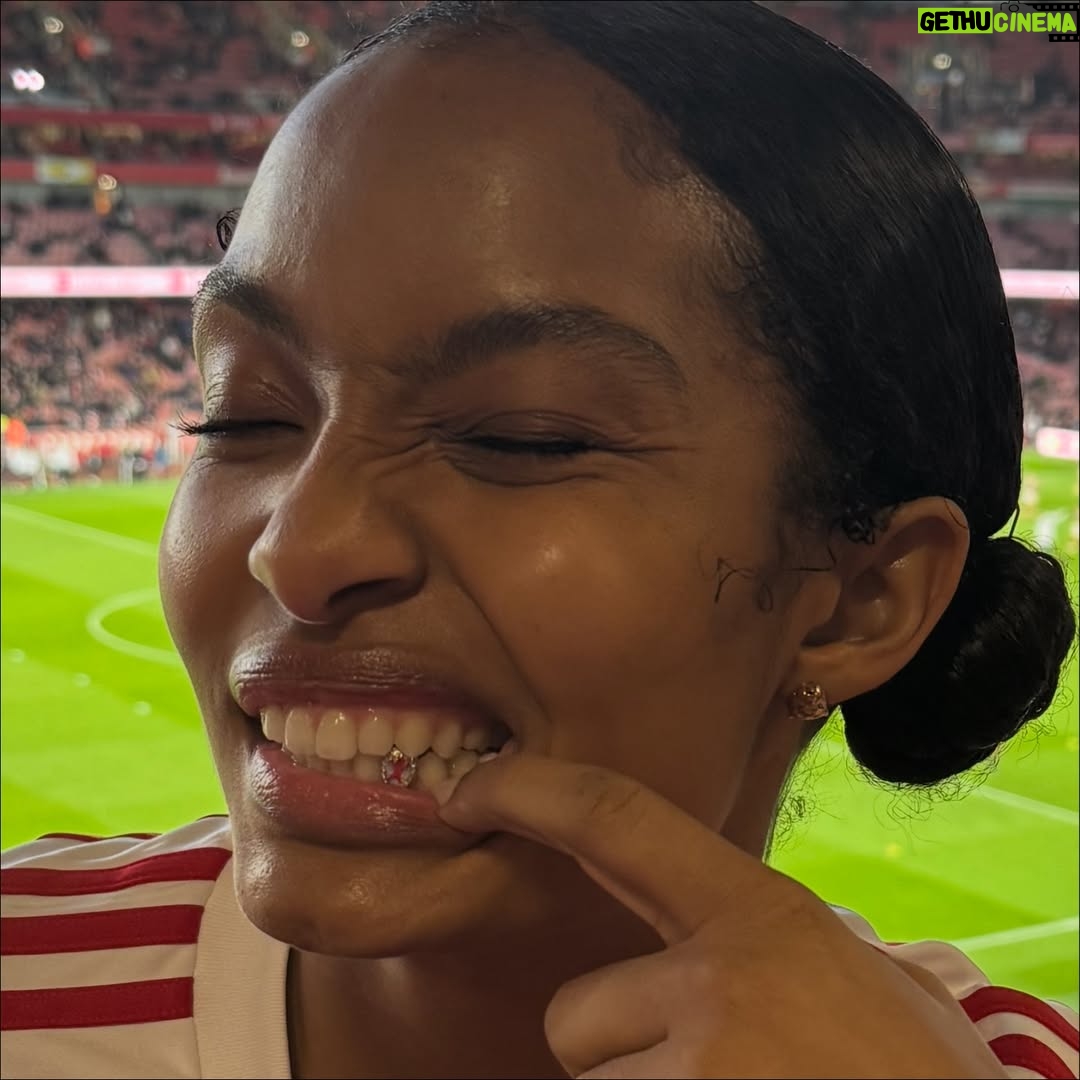Yara Shahidi - 282.4K Likes - We make it look EZE 💥 Spent a perfect Sunday at my first @arsenal match … but it is far from my last (I couldn’t ask for a better partner to memorize all the chants with than @veekativhu 🤭)