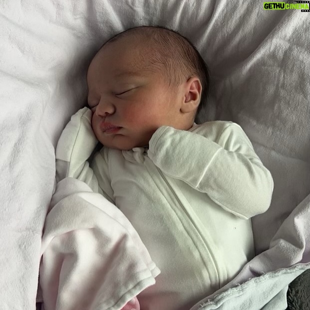Yazmin Marziali - 65.9K Likes - Valencya Rose 🤍 Dec 26th 2024
Our greatest gift 🫶🏼