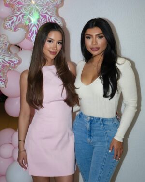 Yazmin Marziali Instagram - happy 1st bday to our baby girl Valencya ❄️🤍

photos: @pinkwaterproductions