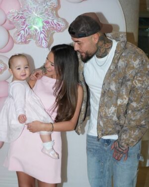 Yazmin Marziali Instagram - happy 1st bday to our baby girl Valencya ❄️🤍

photos: @pinkwaterproductions