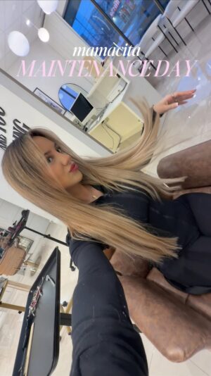 Yazmin Marziali Instagram - livin my sharpay evans dream 🫶🏼✨💁🏼♀️
@xtendedhairsalon @hairbymariaisho @hairbysofiaa_ @hairbygabriellaap
#blondetransformation #hairvlog #momlife #maintenanceday #postpartum